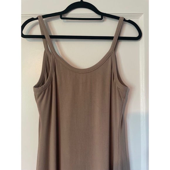 Heartloom midi dress - Picture 8 of 9